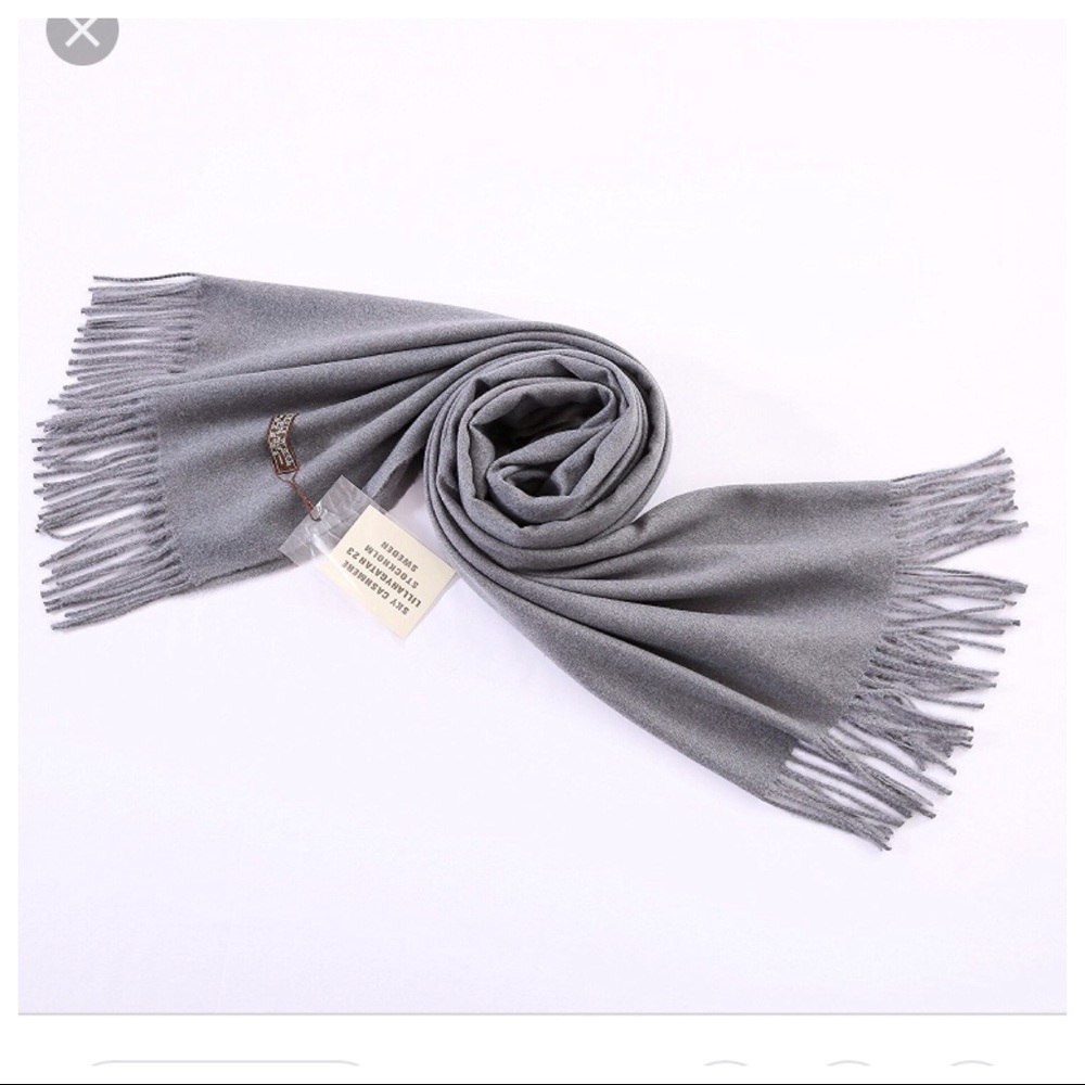 Grey virgin wool scarf
